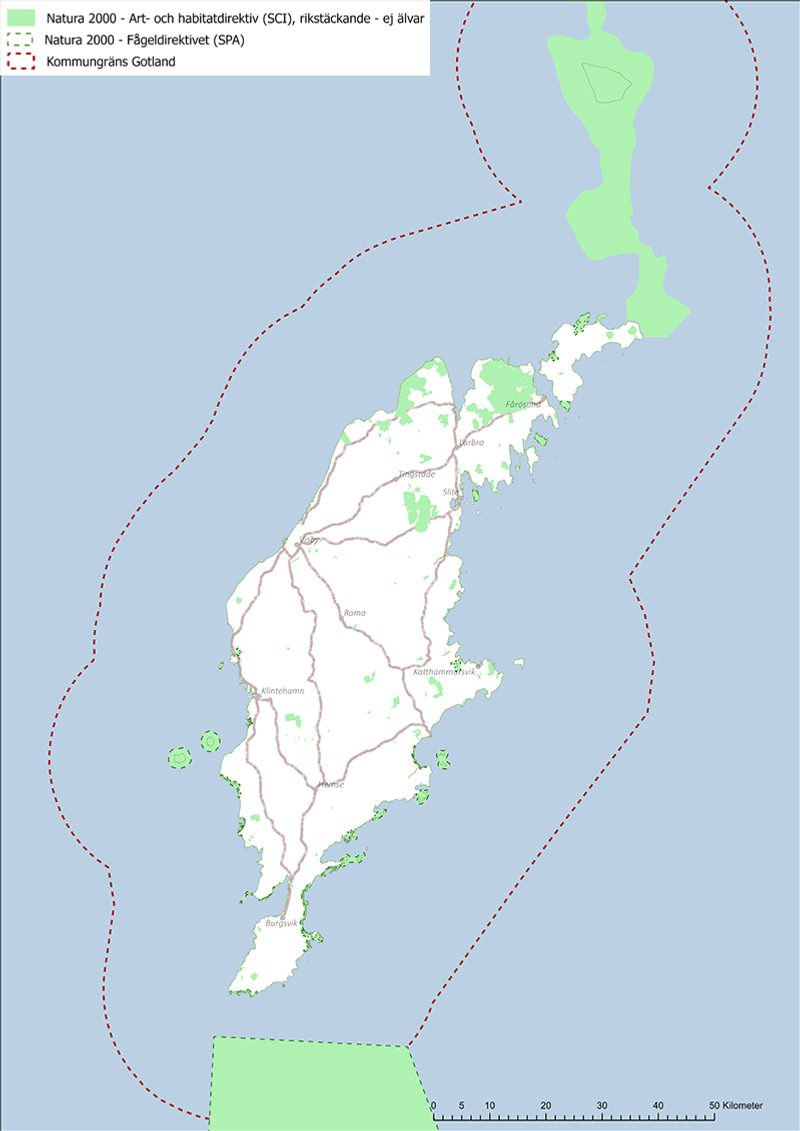 Karta över Gotland, med Natura 2000-områden markerade.  Teckenförklaring: Ljusgrön yta med limegrön ytterkang: Natura 2000 - Art- och habitatdirektiv Mörkblå streckad linje: Natura 2000 - fågeldirektivet Mörkröd kortstreckad linje: Kommungräns Gotland.