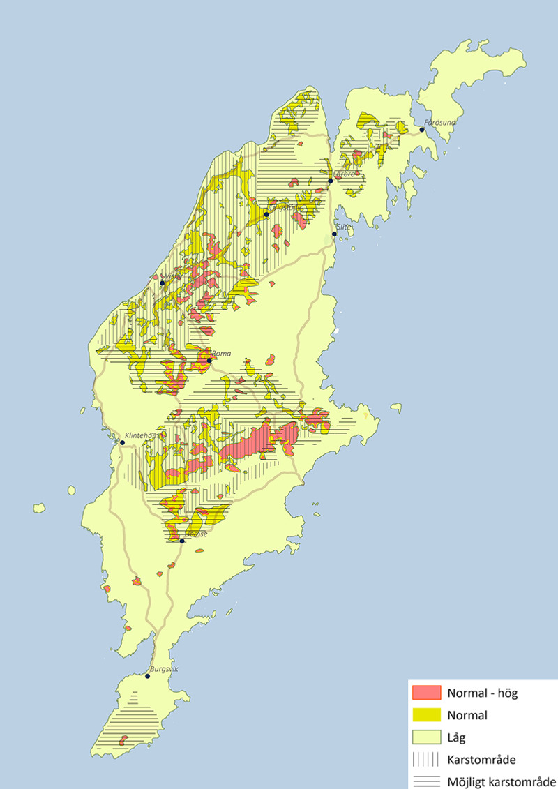 Karta över Gotland, som visar radonförekomst på olika delar av Gotland. Teckenförklaring: Röd: Normal till hög Gul: Normal Ljusgul: Låg Lodräta streck: Karstområde Vågräta streck: Möjligt karstområde.