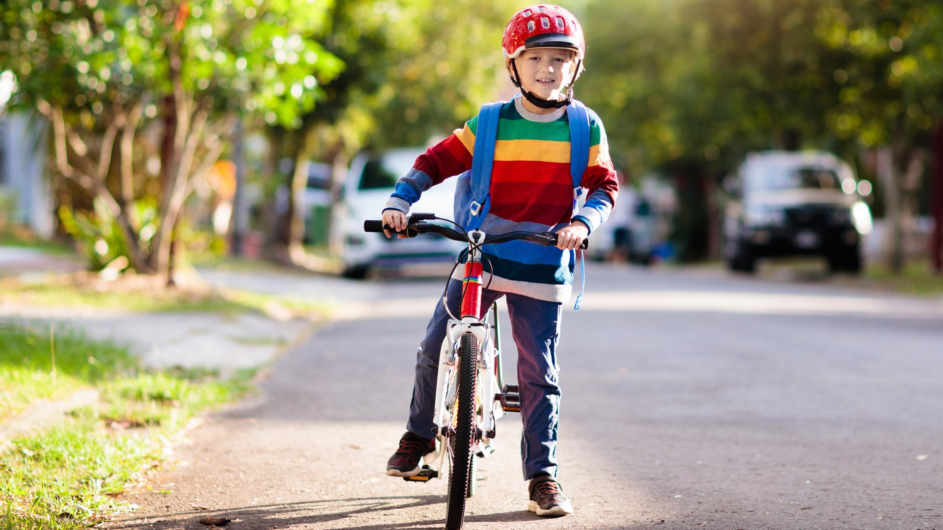Barn på en cykel