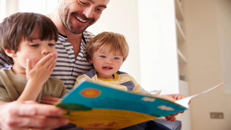 Projektet “Familjerna visar vägen” utgår från familjernas upplevelser av högläsning och hembesök.