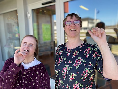 Deltagare på Bläcku hälsar välkommen.